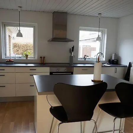 Bolig Med Sommerhusvibes, 80 Meter Fra Badeso Villa *
